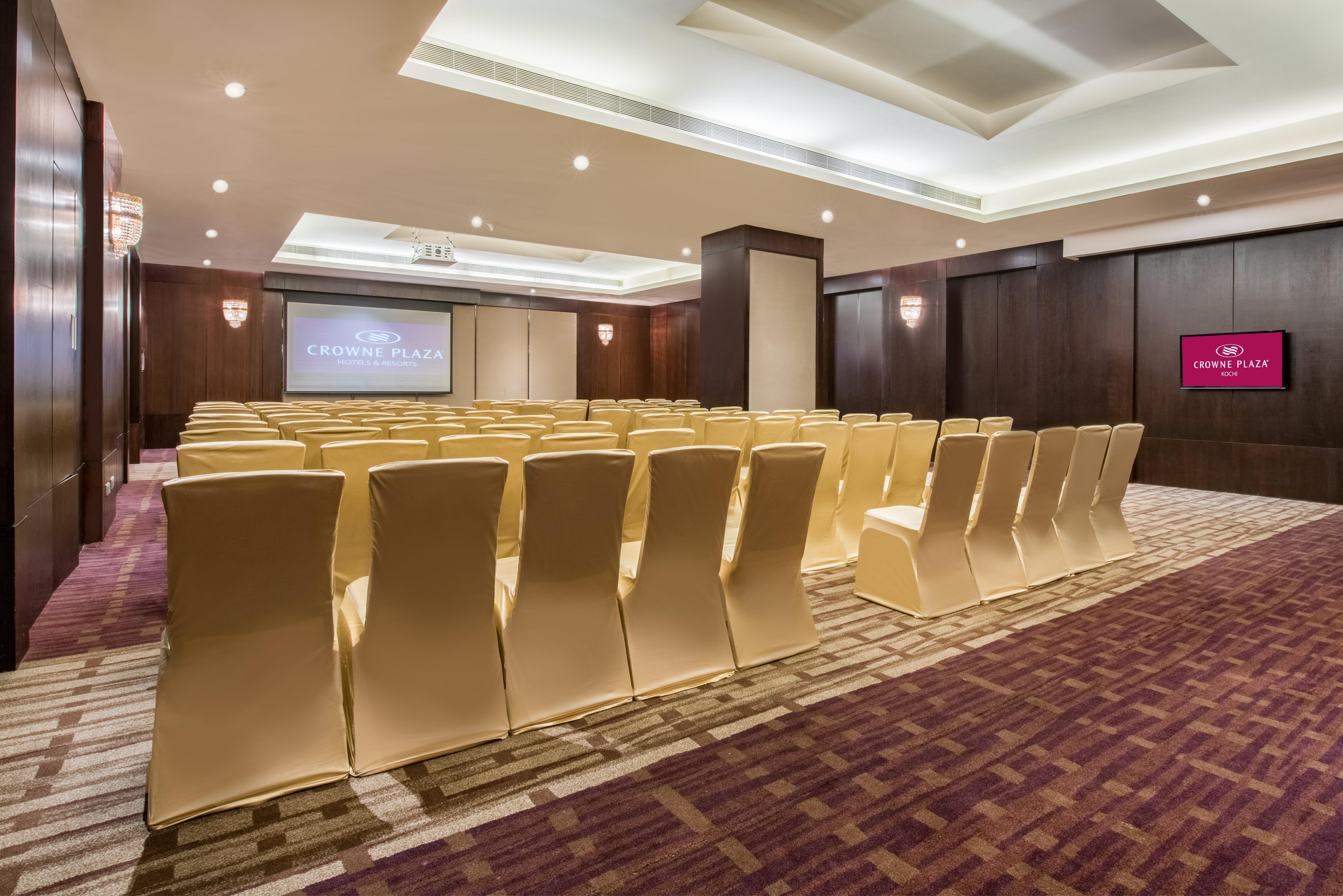 Crowne Plaza Kochi By Ihg Hotel Ngoại thất bức ảnh Meeting room