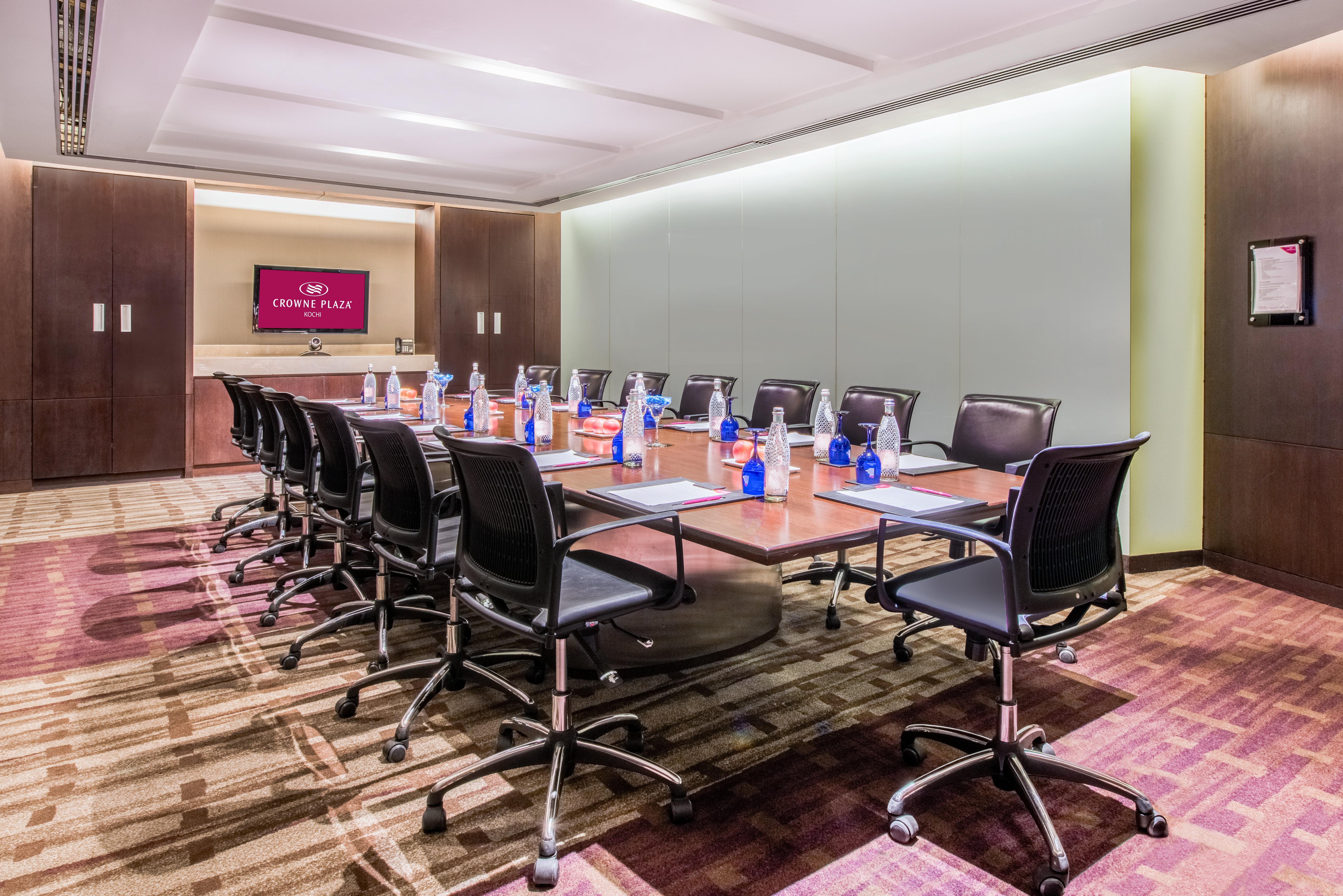 Crowne Plaza Kochi By Ihg Hotel Ngoại thất bức ảnh Meeting room
