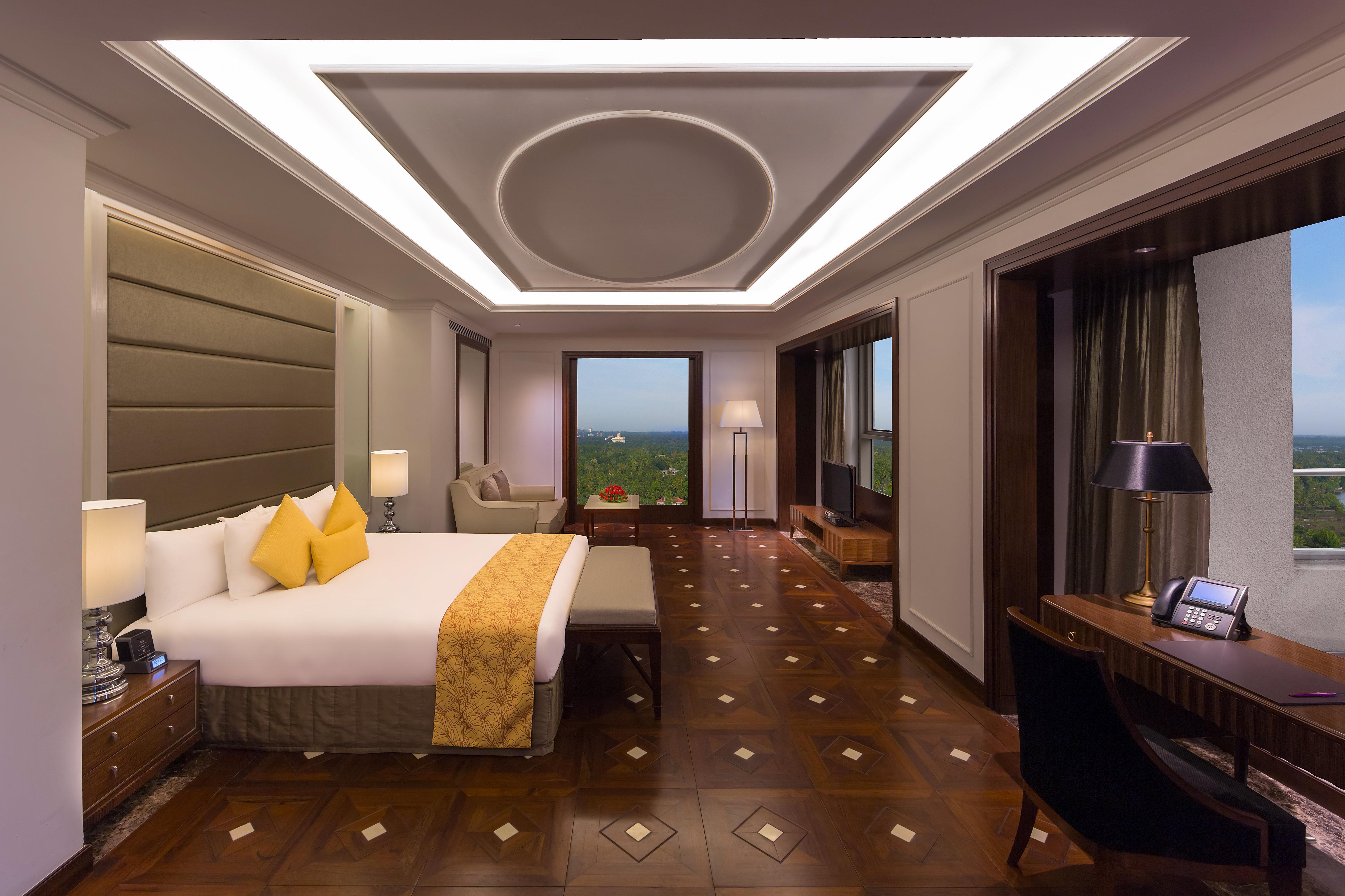 Crowne Plaza Kochi By Ihg Hotel Ngoại thất bức ảnh Suite at the Taj Bengal