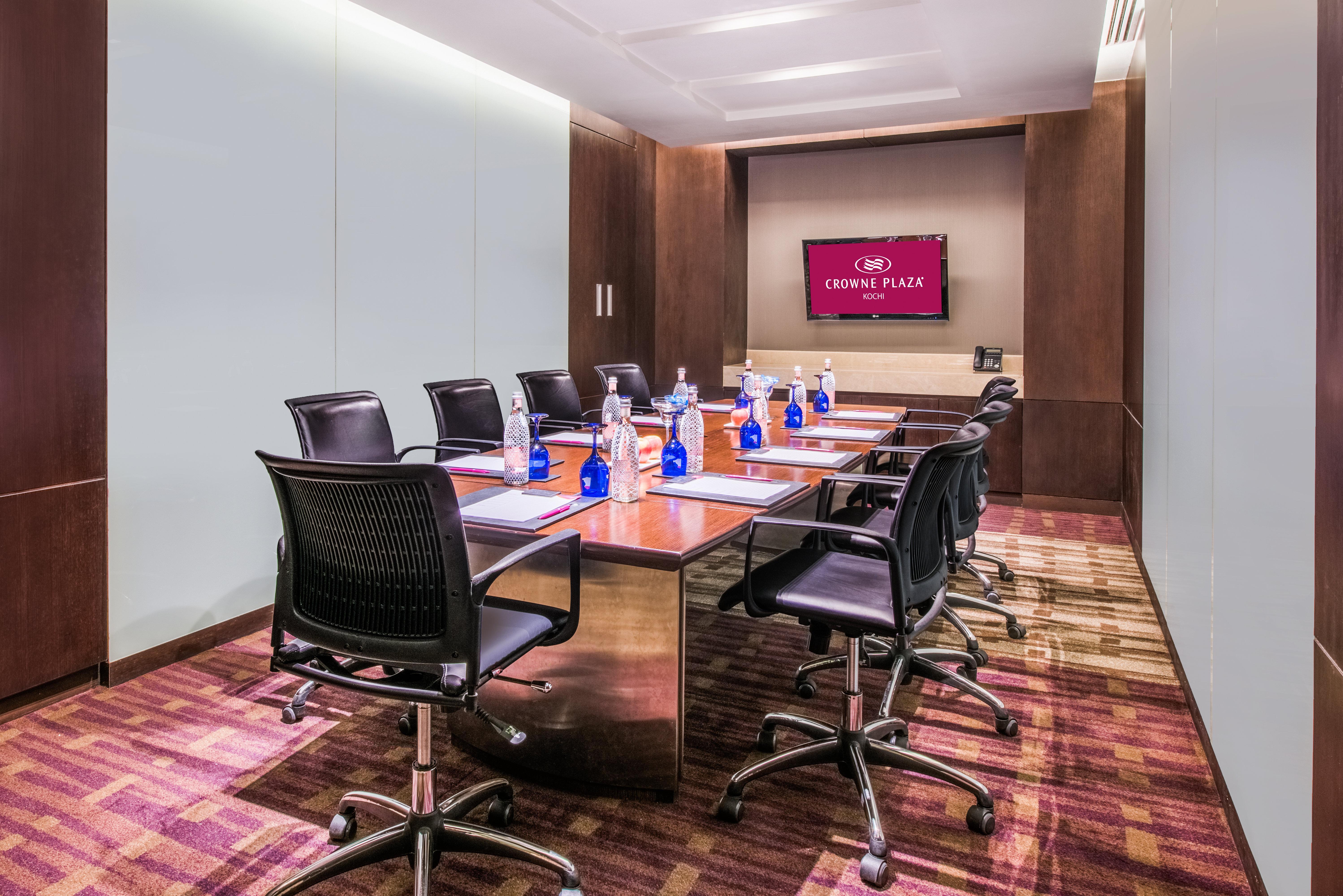 Crowne Plaza Kochi By Ihg Hotel Ngoại thất bức ảnh Meeting room